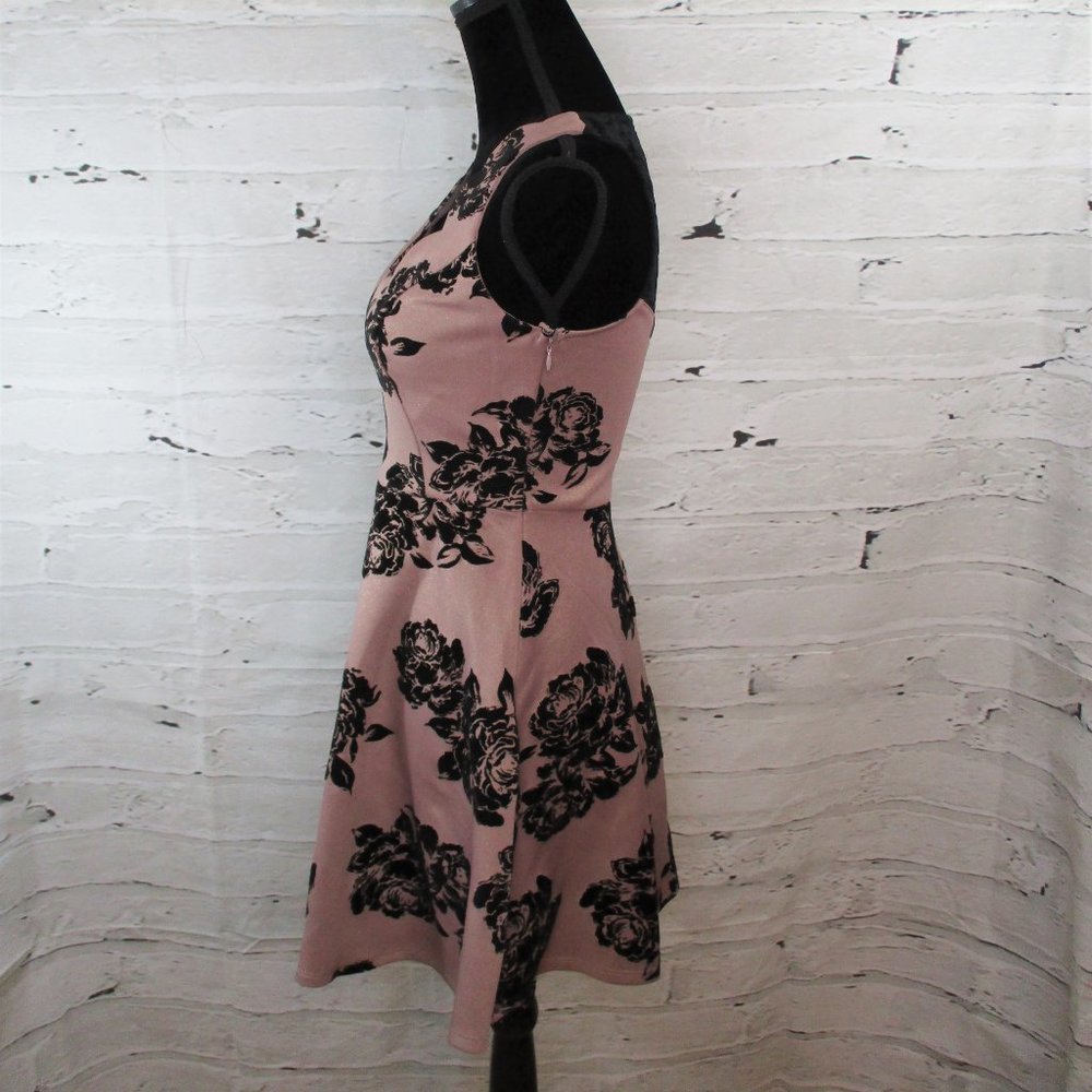 Trixxi Junior's Velveteen Rose Fit and Flare Short Dress - Picture 5 of 8